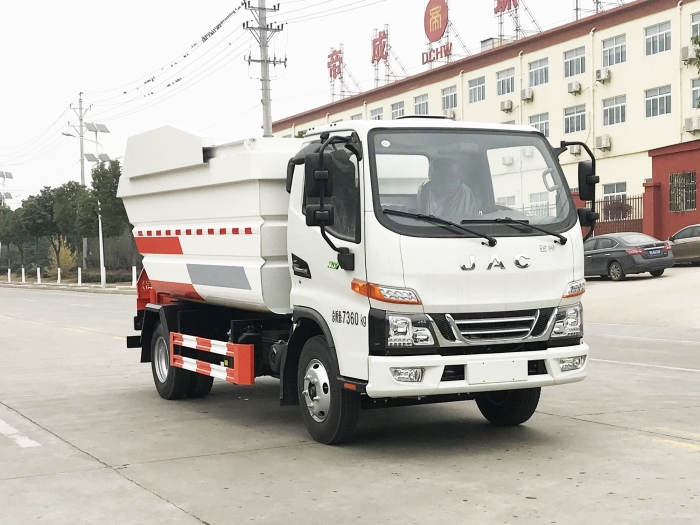 江淮駿鈴自裝卸式垃圾車(chē)